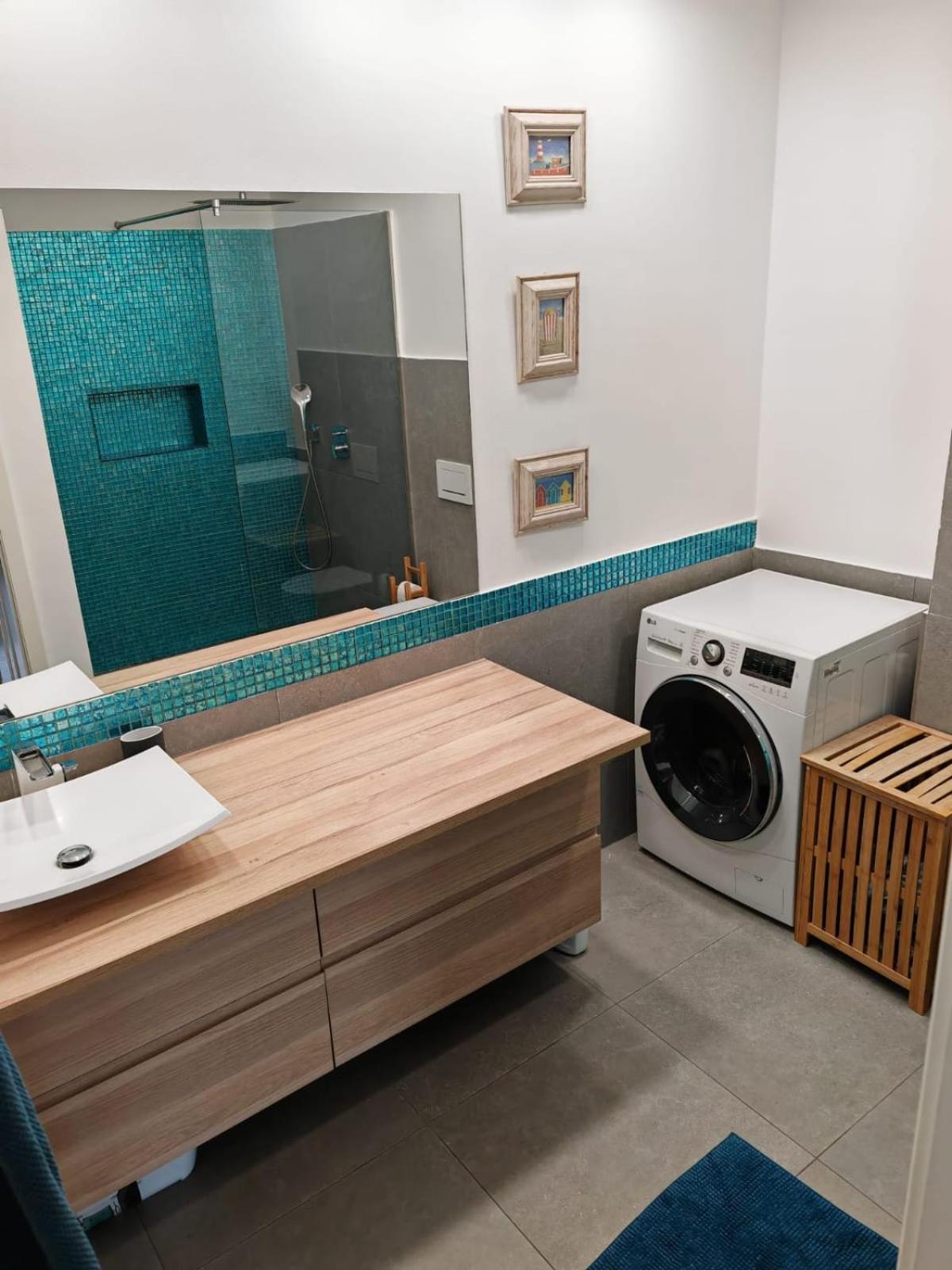 Skylark Cozy Bigger Apartment Budapest Bagian luar foto